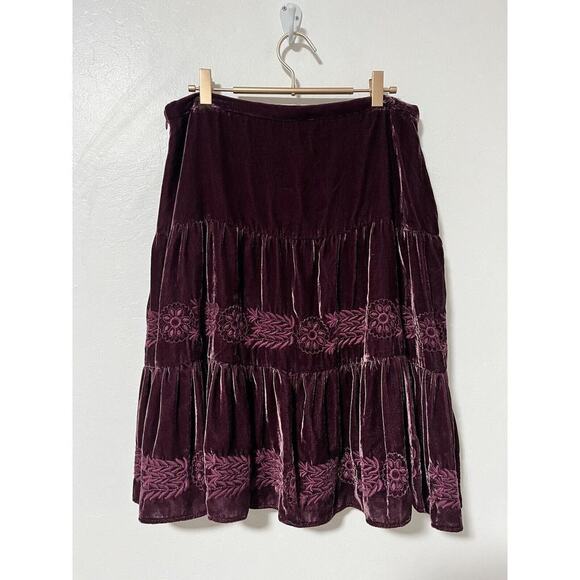 BCBGMaxAzria Tiered Velvet Peasant Skirt Size 8 Maroon Embroidered Knee Length - Picture 5 of 9